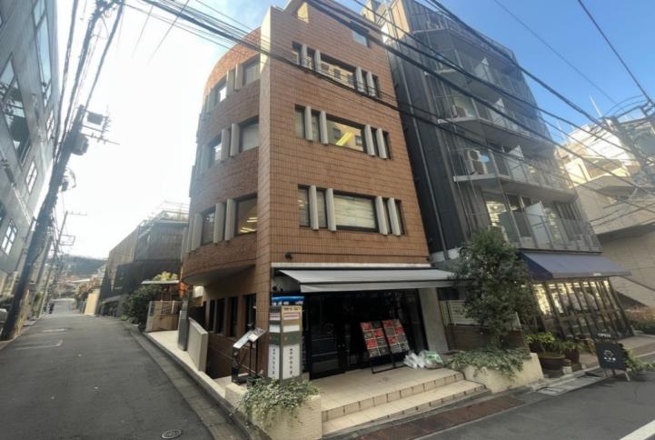 恵比寿駅徒歩4分　内装美麗な焼鳥居抜き物件！